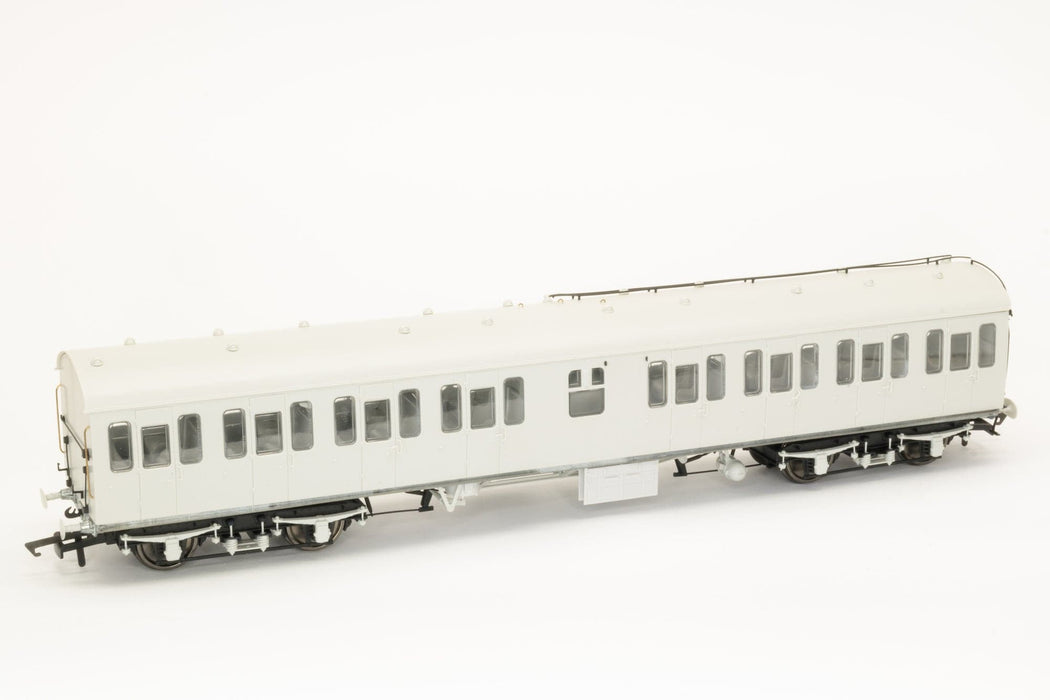 BR Mk1 57' Non-Gangway Coach - S - Lined Maroon  (Low position) M46071