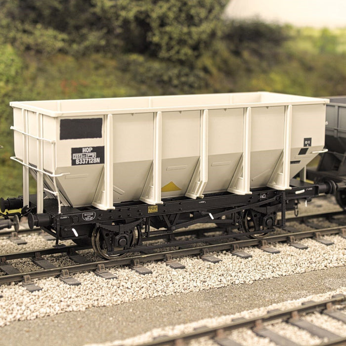 O, Look What's Back - New O Gauge 24.5 Ton Hopper Wagons